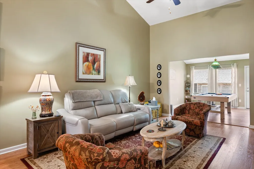 395 Devon Chase Hill Gallatin TN 37066