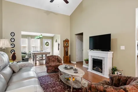 395 Devon Chase Hill Gallatin TN 37066