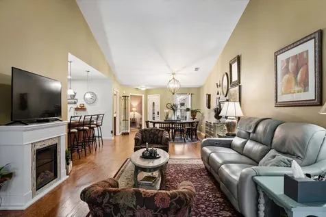 395 Devon Chase Hill Gallatin TN 37066