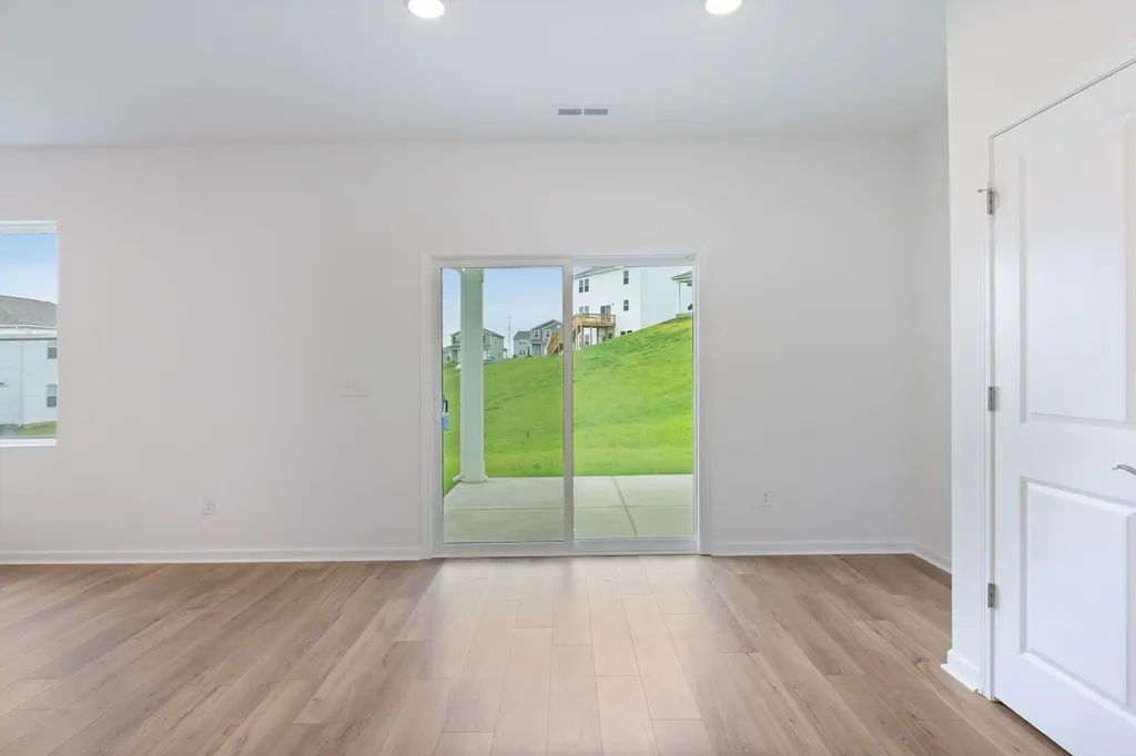 3282 Barrel Oak Pass Columbia TN 38401