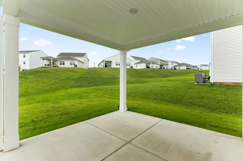 3282 Barrel Oak Pass Columbia TN 38401