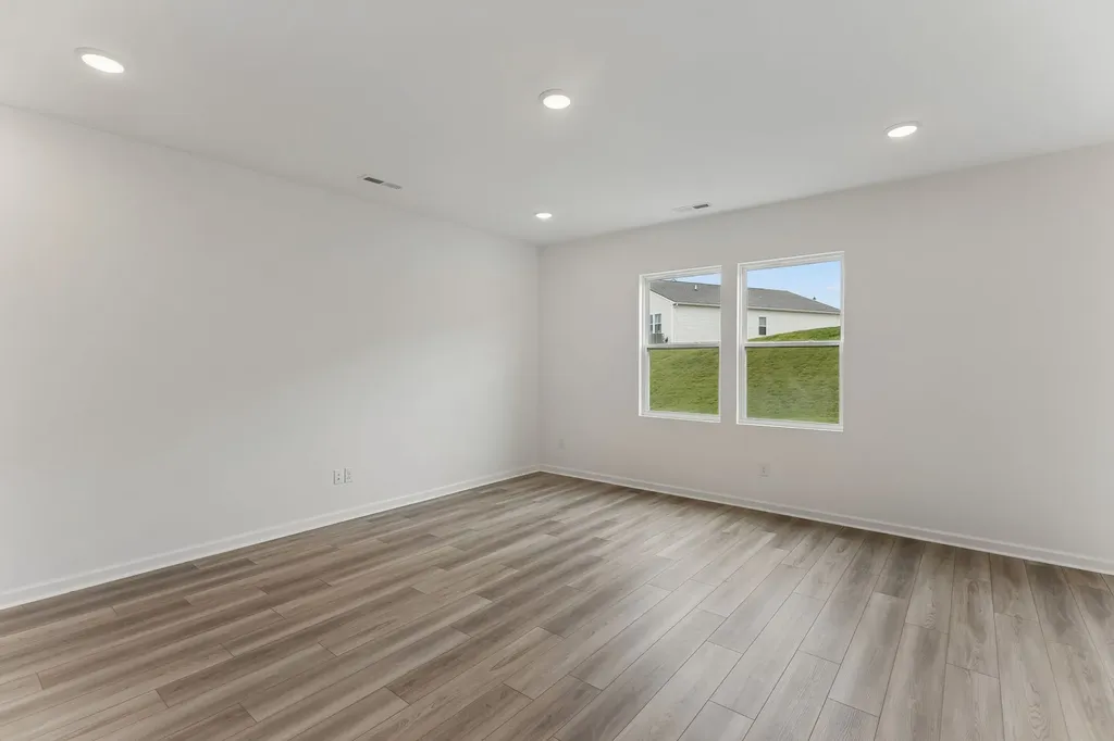 3280 Barrel Oak Pass Columbia TN 38401