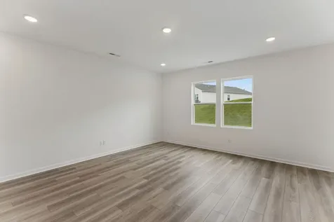 3280 Barrel Oak Pass Columbia TN 38401
