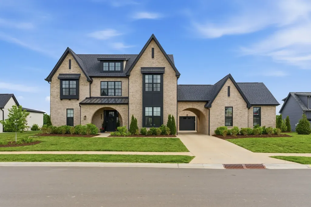 7060 Lampkins Crossing Drive College Grove TN 37046