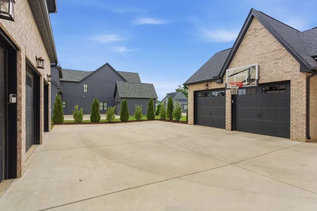 7060 Lampkins Crossing Drive College Grove TN 37046