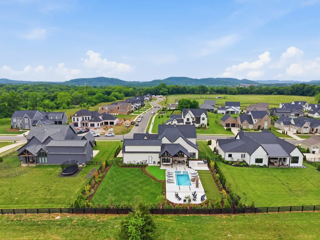 7060 Lampkins Crossing Drive College Grove TN 37046