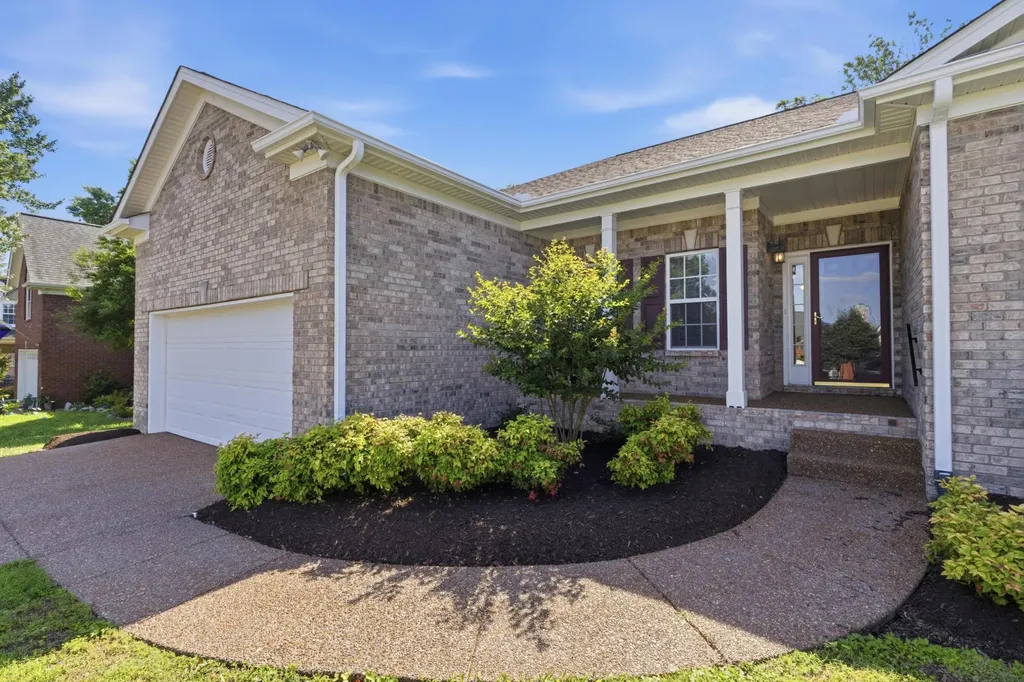 2320 Golden Oak Court Madison TN 37115