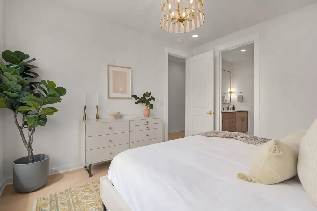 909 Cheatham Place, N Nashville TN 37208