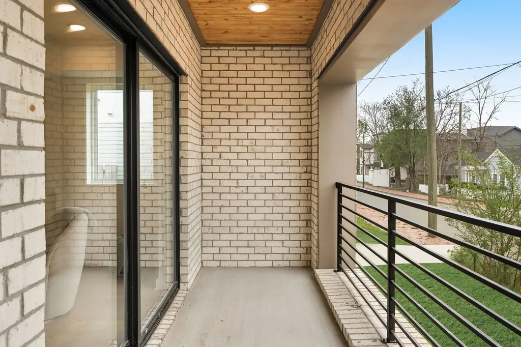 909 Cheatham Place, N Nashville TN 37208
