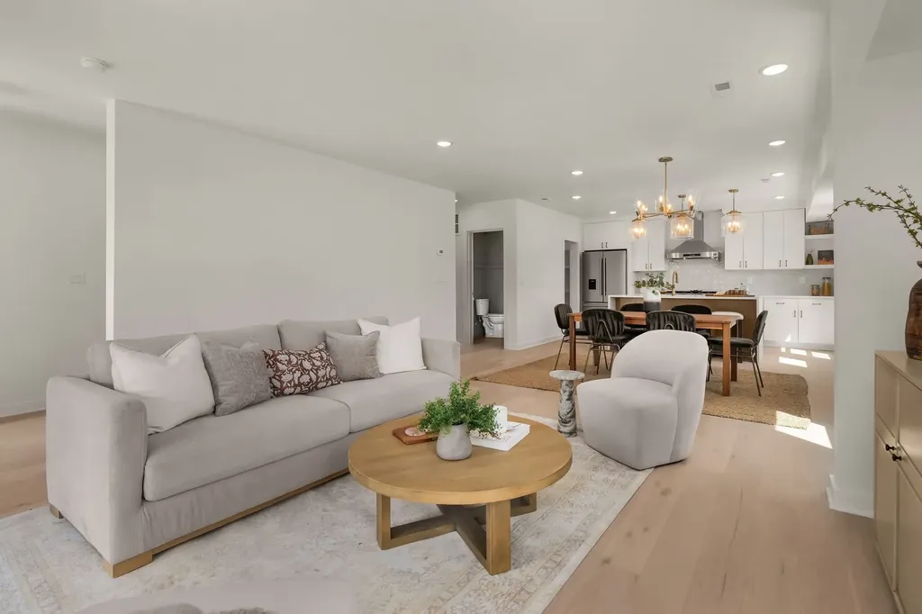 909 Cheatham Place, N Nashville TN 37208