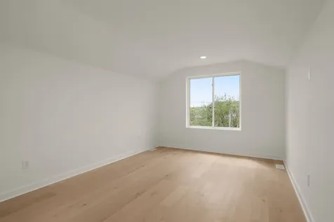 909 Cheatham Place, N Nashville TN 37208