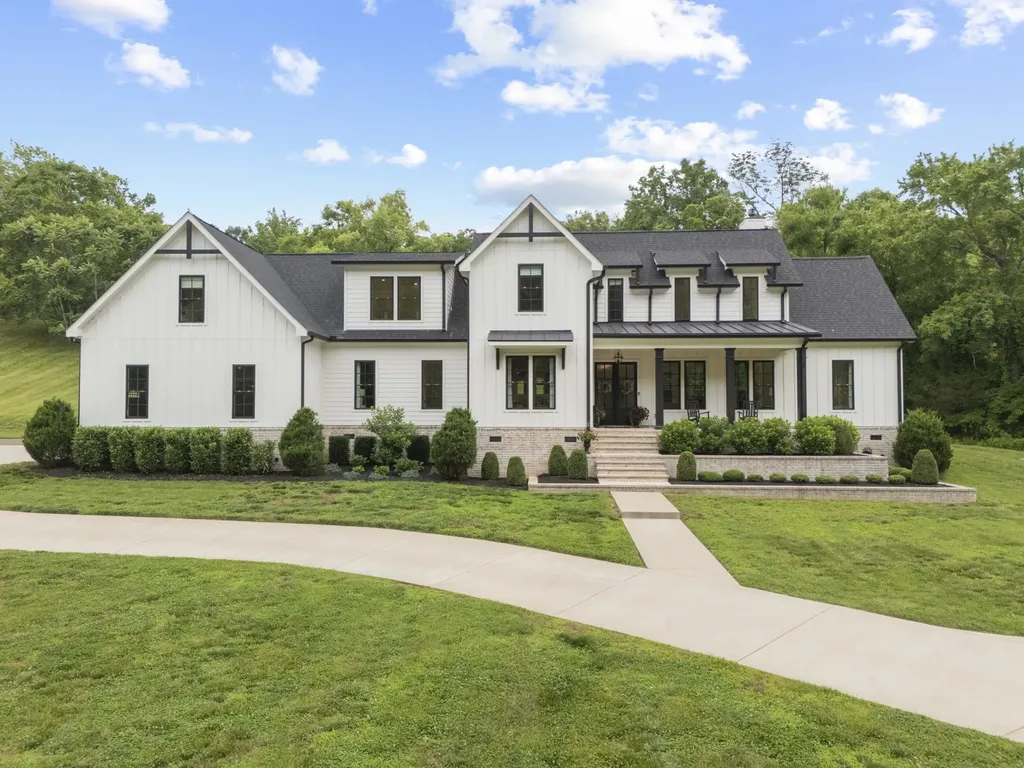 835 Hogans Branch Road Hendersonville TN 37075