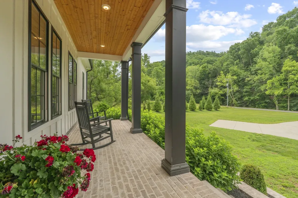 835 Hogans Branch Road Hendersonville TN 37075