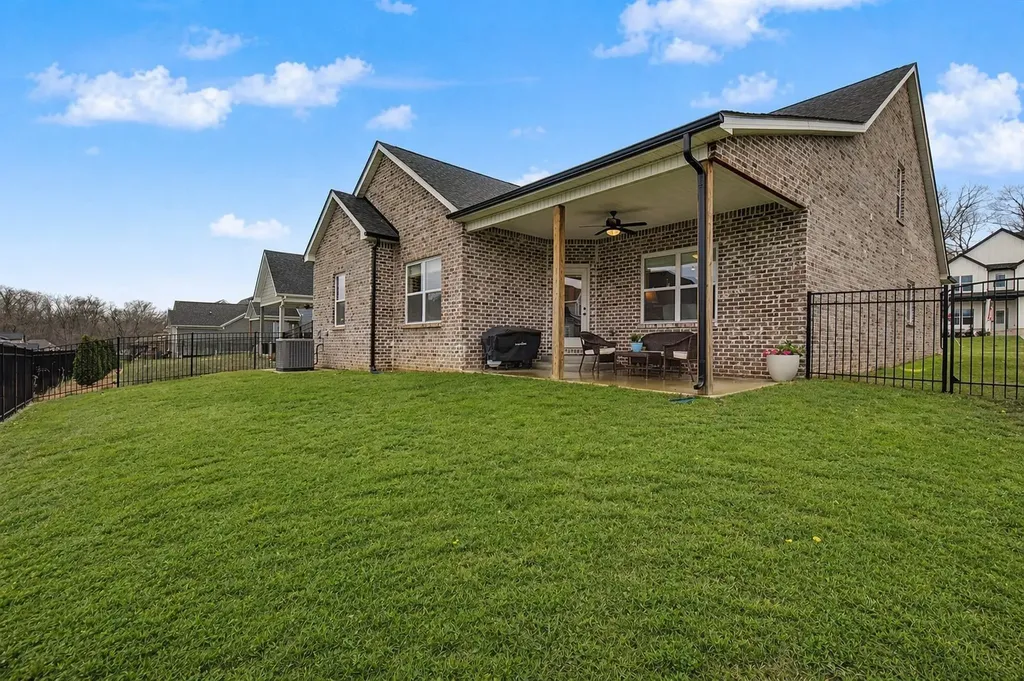 959 Alton Drive Clarksville TN 37043