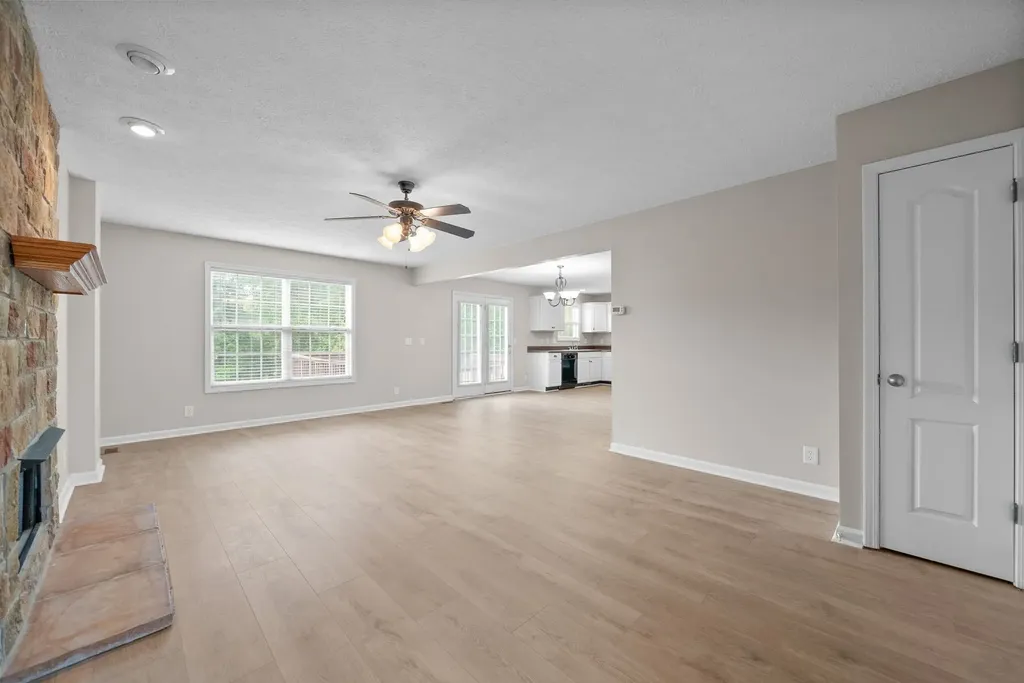 2872 Sharpie Clarksville TN 37040