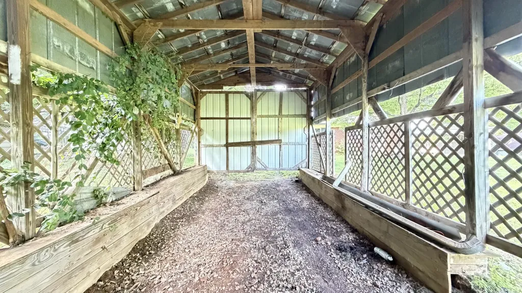 1260 Eaton Road Sparta TN 38583