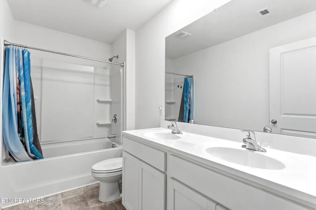 165 Ashe Avenue Lenoir City TN 37771