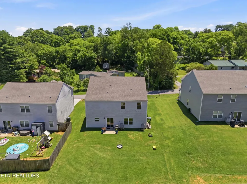 165 Ashe Avenue Lenoir City TN 37771