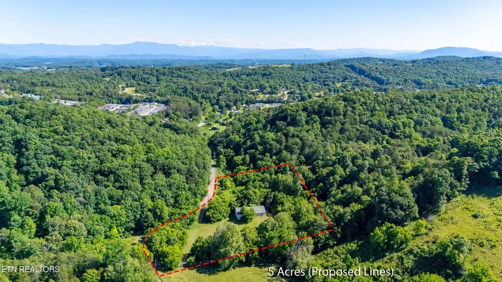 1921 Sockless Road Dandridge TN 37725