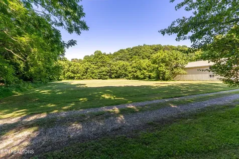 1921 Sockless Road Dandridge TN 37725