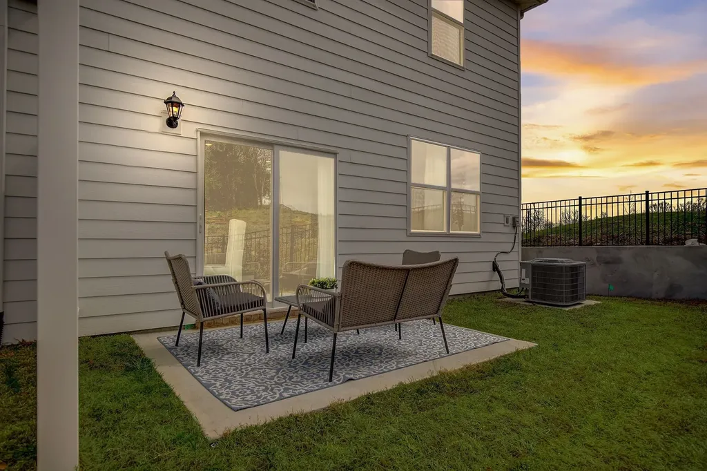 2242 Harlequin Point Lebanon TN 37090