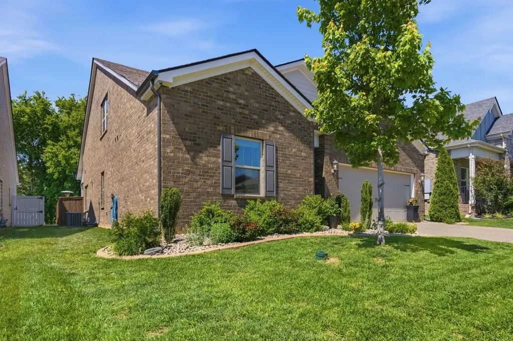 4957 Riverbank Drive Hermitage TN 37076
