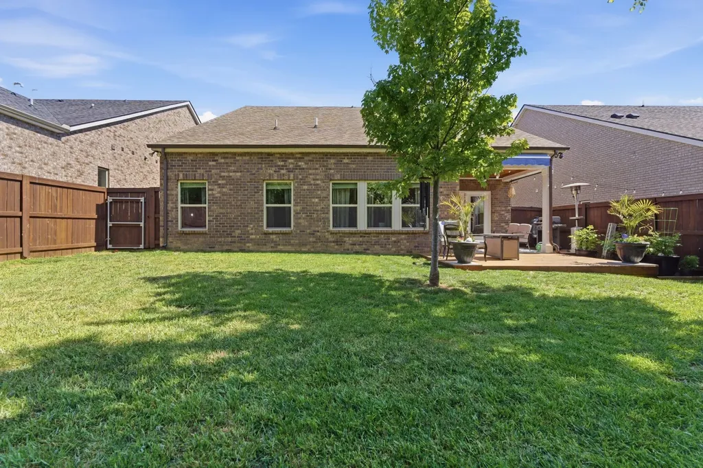 4957 Riverbank Drive Hermitage TN 37076
