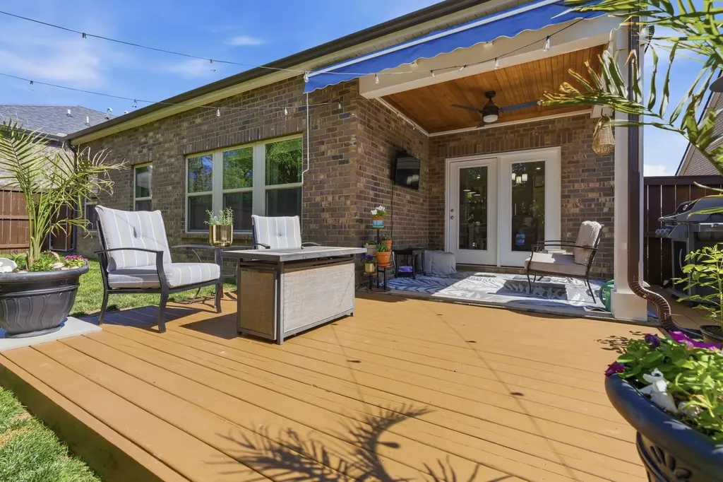 4957 Riverbank Drive Hermitage TN 37076