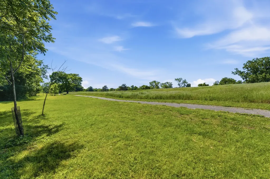 4957 Riverbank Drive Hermitage TN 37076