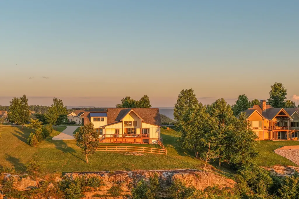 925 Sunset Circle Jasper TN 37347