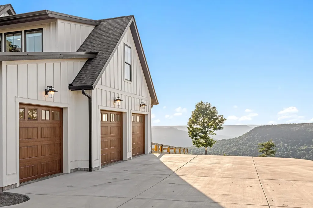 925 Sunset Circle Jasper TN 37347