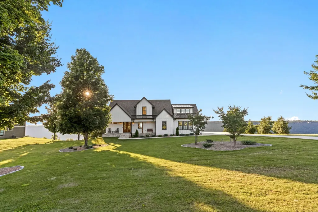 925 Sunset Circle Jasper TN 37347