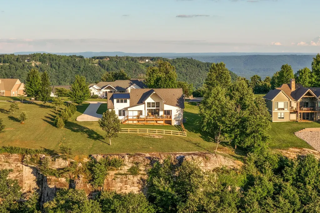 925 Sunset Circle Jasper TN 37347