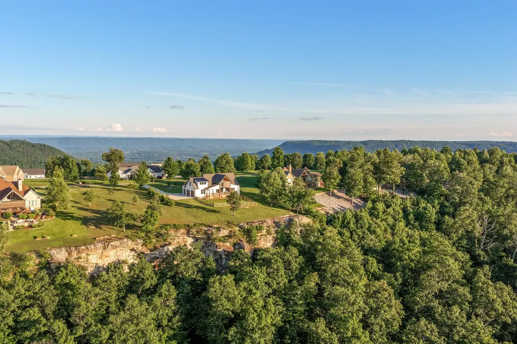 925 Sunset Circle Jasper TN 37347