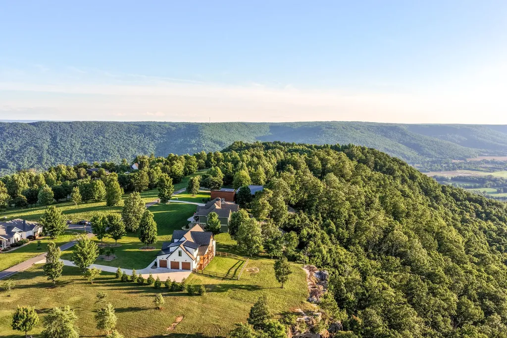 925 Sunset Circle Jasper TN 37347