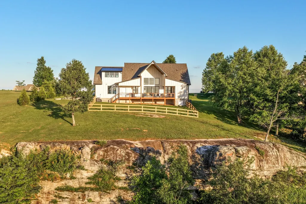 925 Sunset Circle Jasper TN 37347