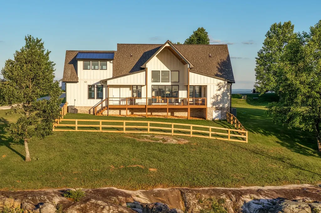 925 Sunset Circle Jasper TN 37347
