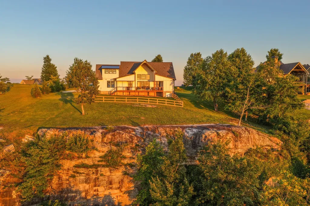 925 Sunset Circle Jasper TN 37347