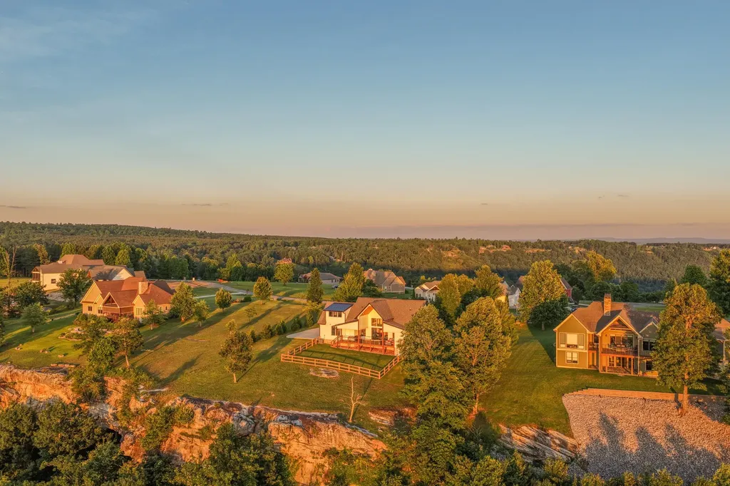 925 Sunset Circle Jasper TN 37347