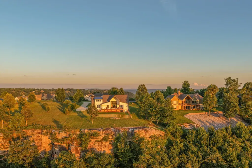 925 Sunset Circle Jasper TN 37347