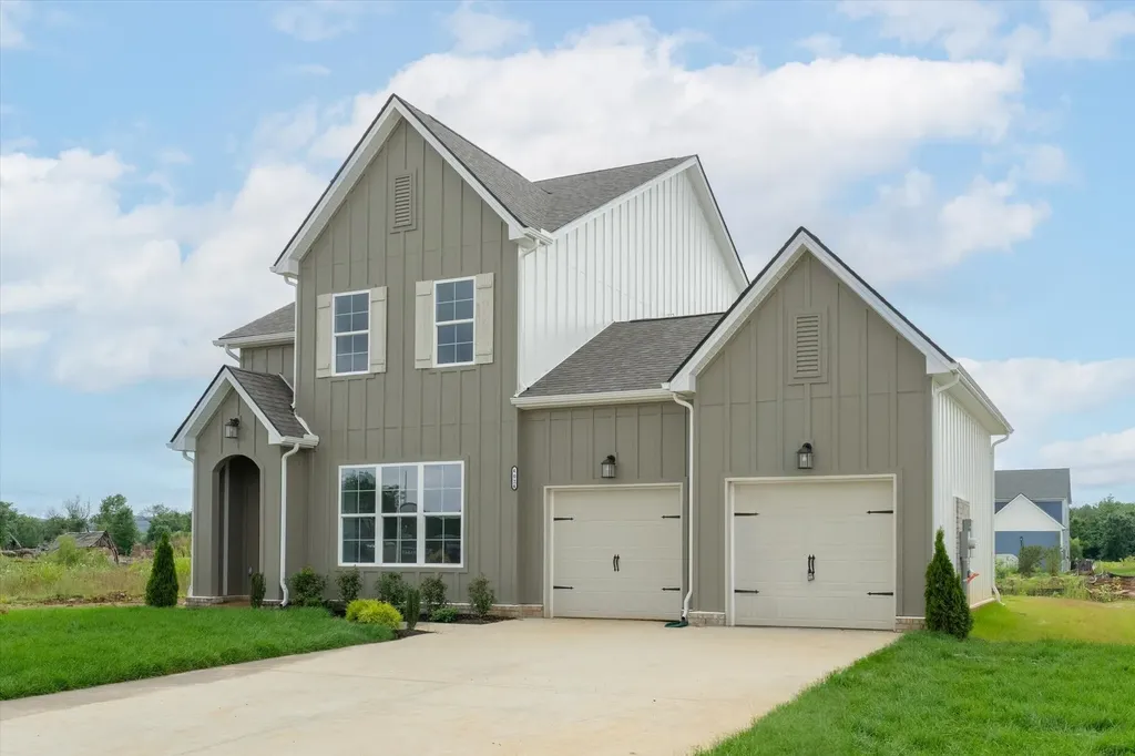 27 Madelaine Way Kingston Springs TN 37082