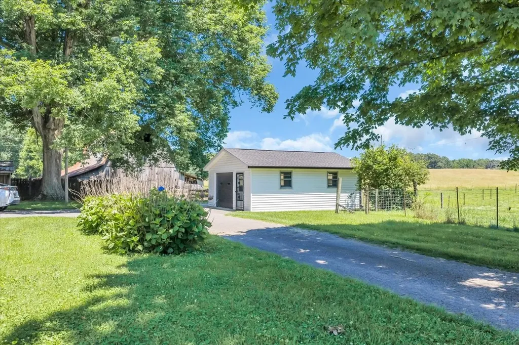 2898 Blanton Chapel Road Manchester TN 37355