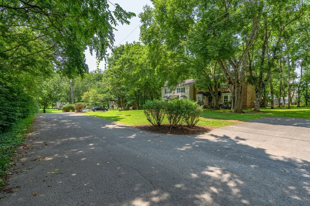 114 Brattlesboro Drive Nashville TN 37204