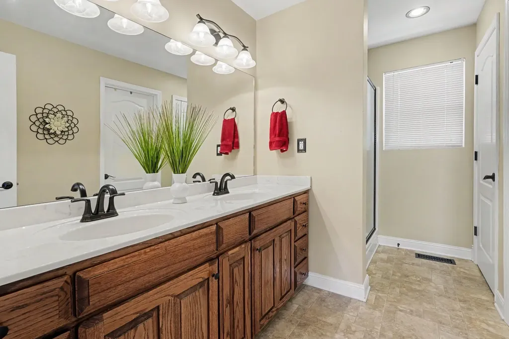 824 Roseview Drive Nashville TN 37206