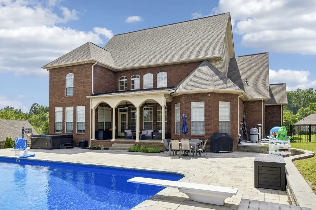1020 Stafford Court Hendersonville TN 37075