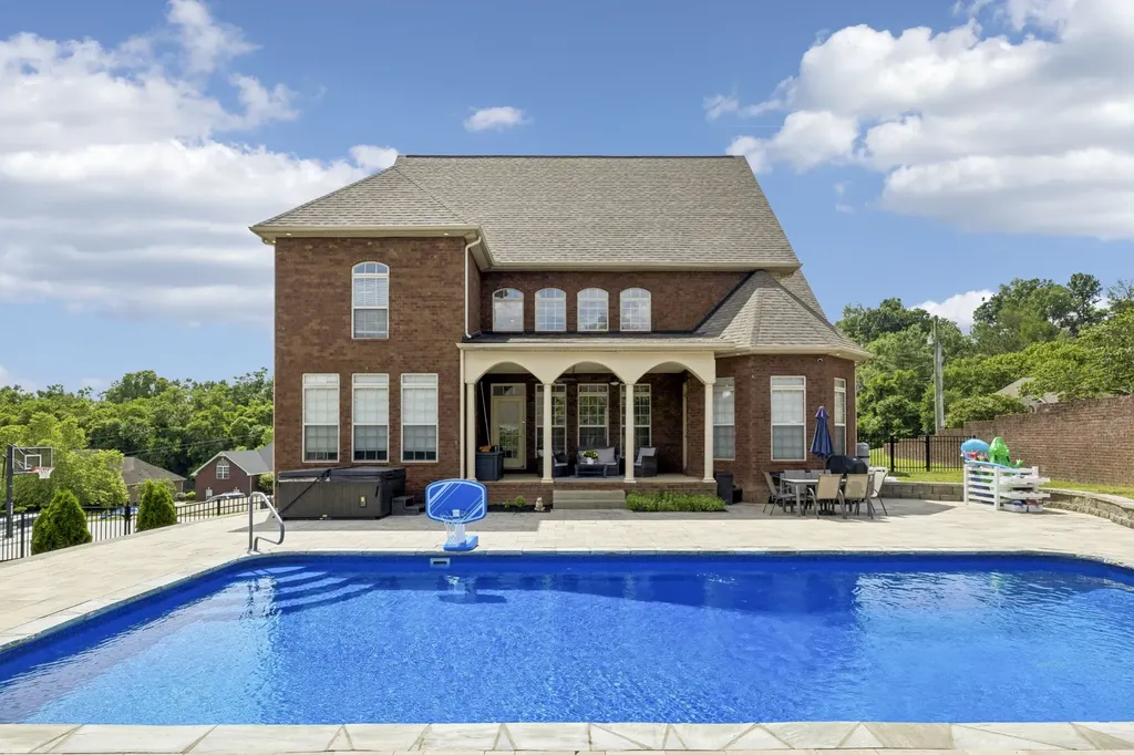 1020 Stafford Court Hendersonville TN 37075