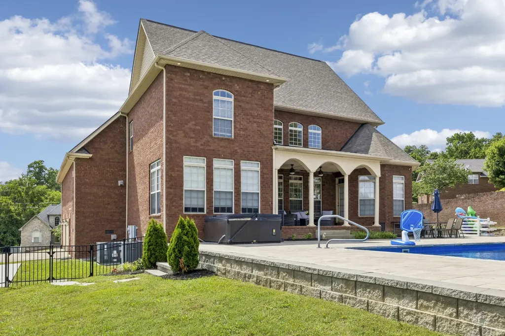 1020 Stafford Court Hendersonville TN 37075
