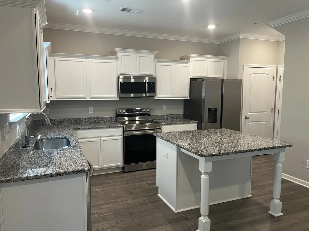 1055 Amber Hills Drive Ashland City TN 37015