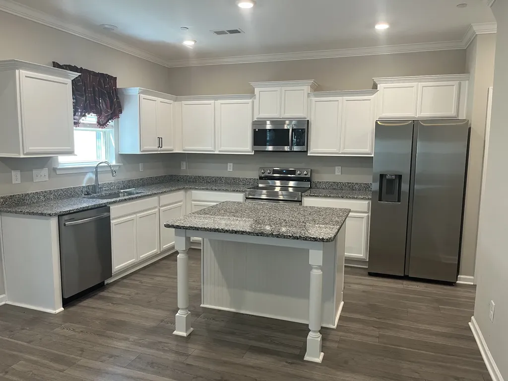 1055 Amber Hills Drive Ashland City TN 37015