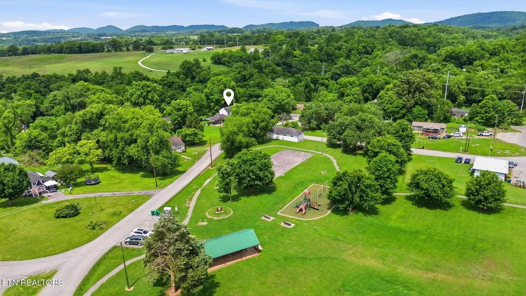 9320 Mascot Road Mascot TN 37806